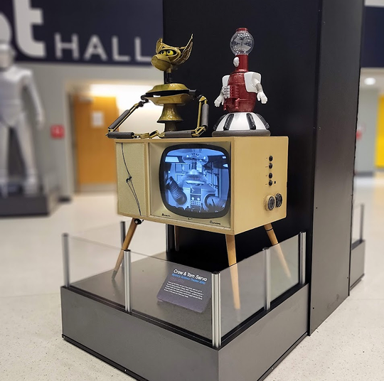 Crow T. Robot and Tom Servo in the Robot Hall of Fame.