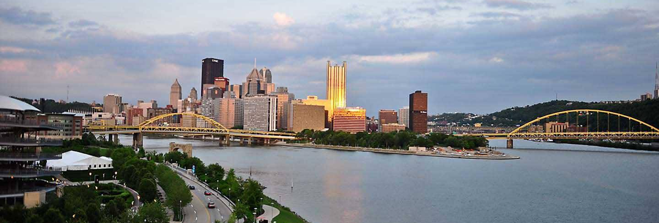 Pittsburgh skyline in 2009.