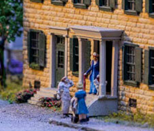 A home inside the Miniature Railroad & Village exhibit.
